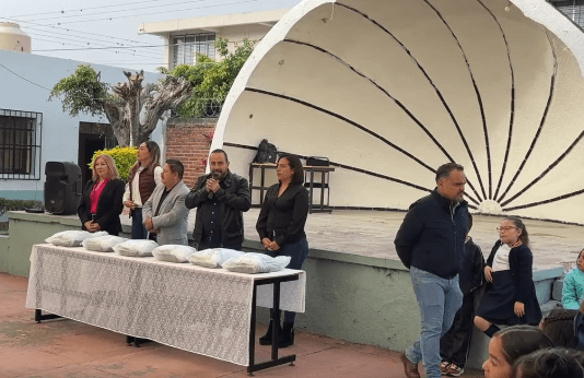 Inicia la segunda etapa de entrega de uniformes escolares en Villa Corona